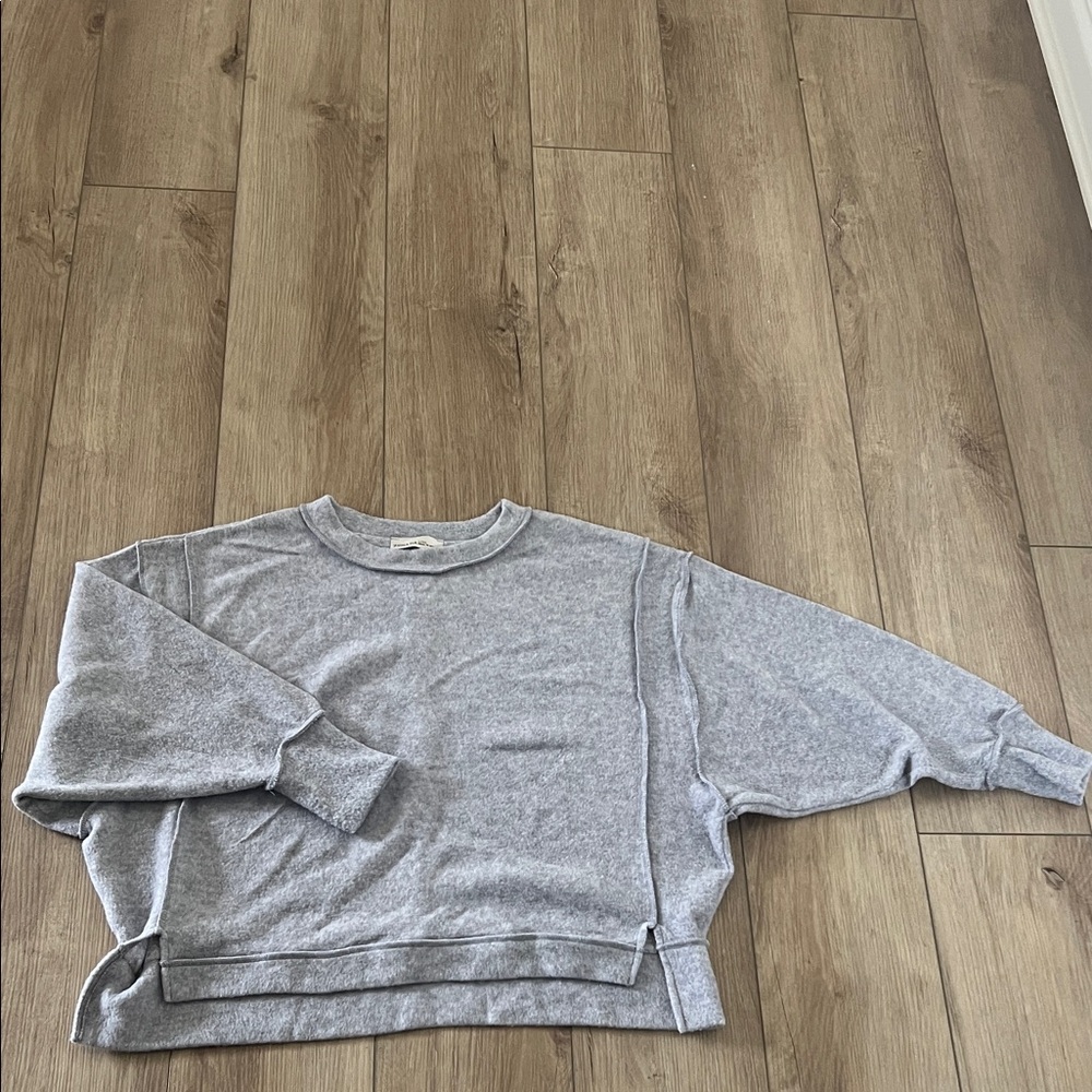 NWOT Women’s Zenana Sweater-Size L/XL Never worn